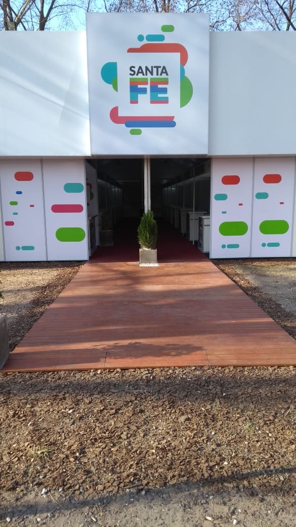 ProduccionSF's tweet photo. Desde mañana y hasta el lunes, el @GobSantaFe participará en las exposiciones rurales de San Justo y Venado Tuerto. A través del programa #SantaFeExpone, emprendedores y pymes regionales promocionarán su trabajo. ¡Nos estamos preparando!
+INFO ⬇
https://t.co/dI1DYBpmJz https://t.co/BRsde5PwmK