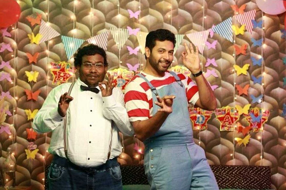 cineobserver's tweet photo. What works in #Comali and what doesn't? Here's my #Review of the film! READ: https://t.co/myJ1bil4Go @actor_jayamravi @MsKajalAggarwal @SamyukthaHegde @iYogiBabu @pradeeponelife #ComaliReview #ComaliFromToday #ComaliFromAug15th #JayamRavi #kajalagarwal #kajalism https://t.co/Mre280NjnO