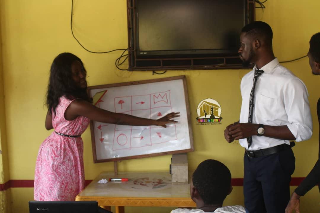 chessinslums's tweet photo. To make learning easier, the kids were grouped in six, with laptops enough to go round and an instructor by the side.
For retentive memory, Malumi who is also the winner of the 2018 CodeLagos Hackathon Challenge used the chess symbols to introduce algorithm concepts to the kids. https://t.co/JS8XpNg9RH