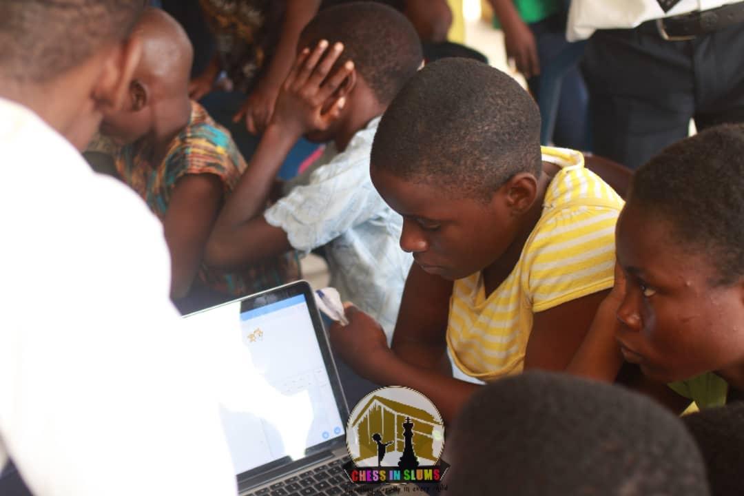chessinslums's tweet photo. To make learning easier, the kids were grouped in six, with laptops enough to go round and an instructor by the side.
For retentive memory, Malumi who is also the winner of the 2018 CodeLagos Hackathon Challenge used the chess symbols to introduce algorithm concepts to the kids. https://t.co/JS8XpNg9RH