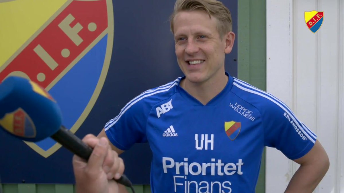 - Han är inte riktigt van vid vår träningsform: Curtis Edwards saknades på torsdagens träningspass, men det är ingen fara med honom. Här förklarar Viktor Helander, fysansvarig i Djurgården varför de valde att vila Curtis från fotbollsträningen. Read more diftv.se/video/viktor-o…