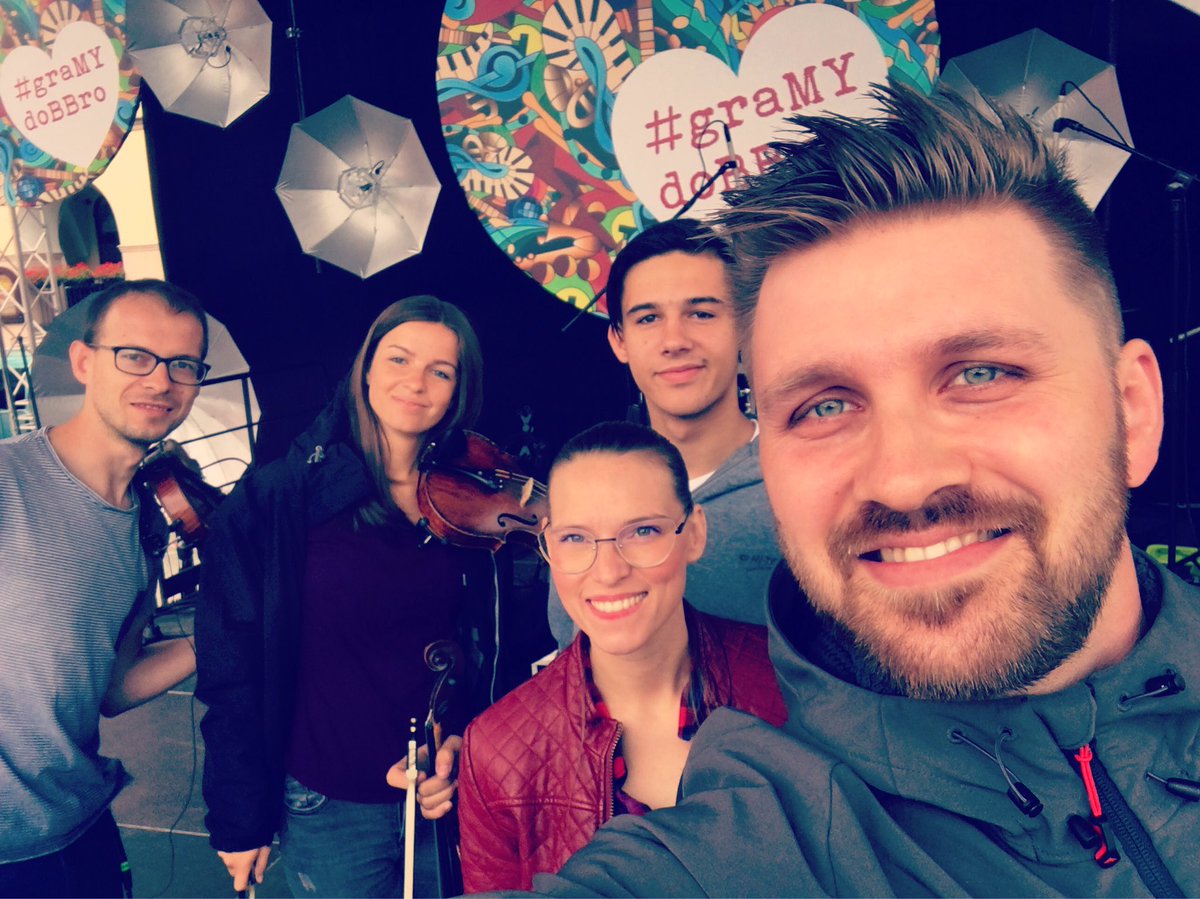 popieronie's tweet photo. Zagramy dzisiaj dużo dobra!!! 🙂
Rynek w Bielsku-Białej, g. 19.

Zapraszamy 🎶
#kapelapopieronie

#gramydobbro #zywiecczyzna #beskidzywieckinaszuza #polishfolkmusic #wiernikorzeniom #polskamuzykafolkowa #podbeskidzie #slask #silesia #dziesieclatkapelipopieronie https://t.co/3AbkWEeNdR