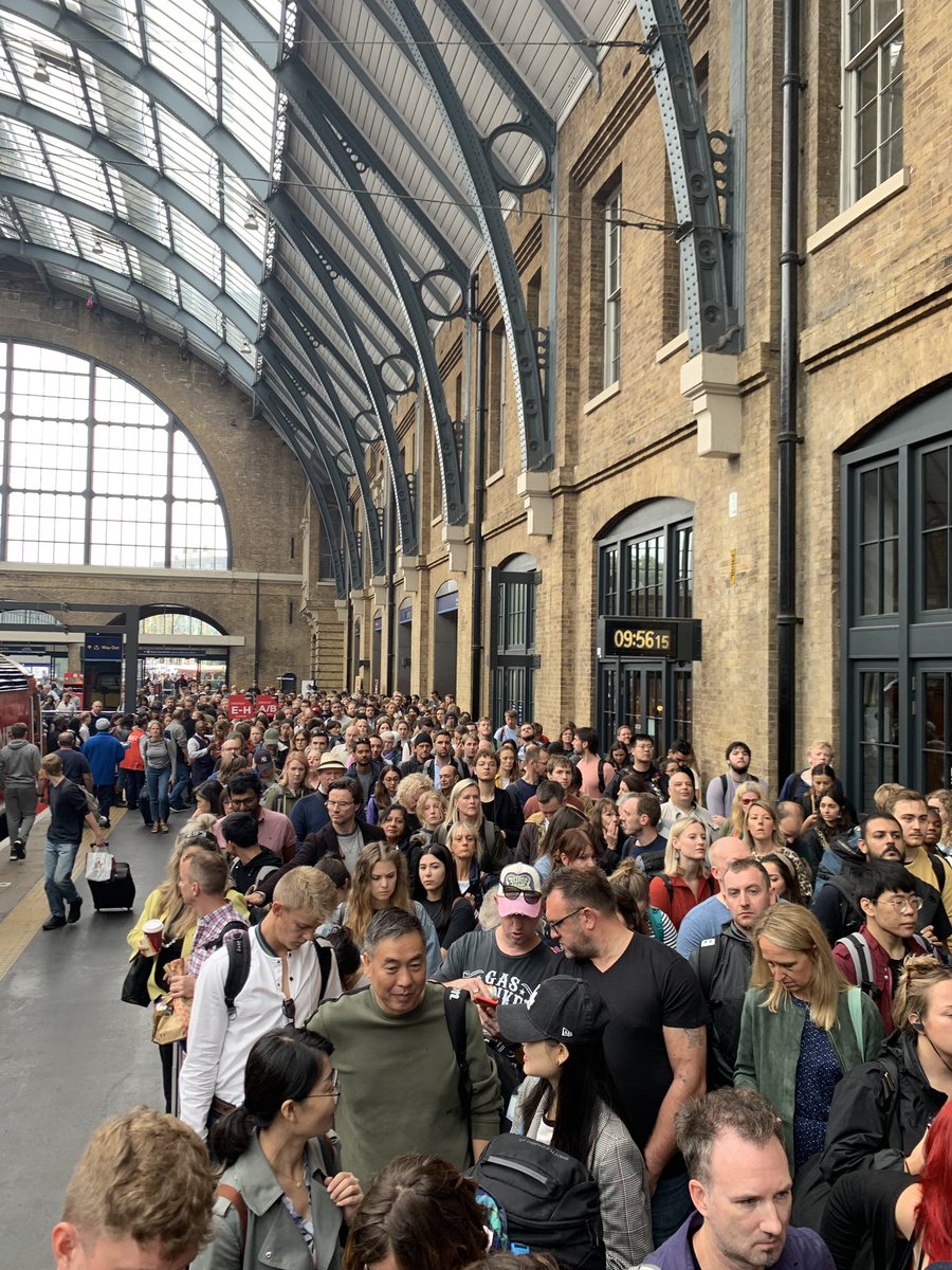 EdScott88's tweet photo. @LNER £150 ticket to Edinburgh = waiting in a huge queue for 2 hours and being told you can’t get on 3 trains #terribleservice https://t.co/694qMCGc4X