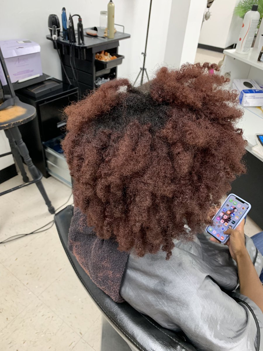 TheTobanizer's tweet photo. No bleach was used !!!! #AtlHair #Atlanta #HaveUBeenTobanized #AtlSilkPress #SilkPressAtlata #SilkPressMaster #Avlon #KeraKare #MoisturColor https://t.co/6OFAQ0SPOc