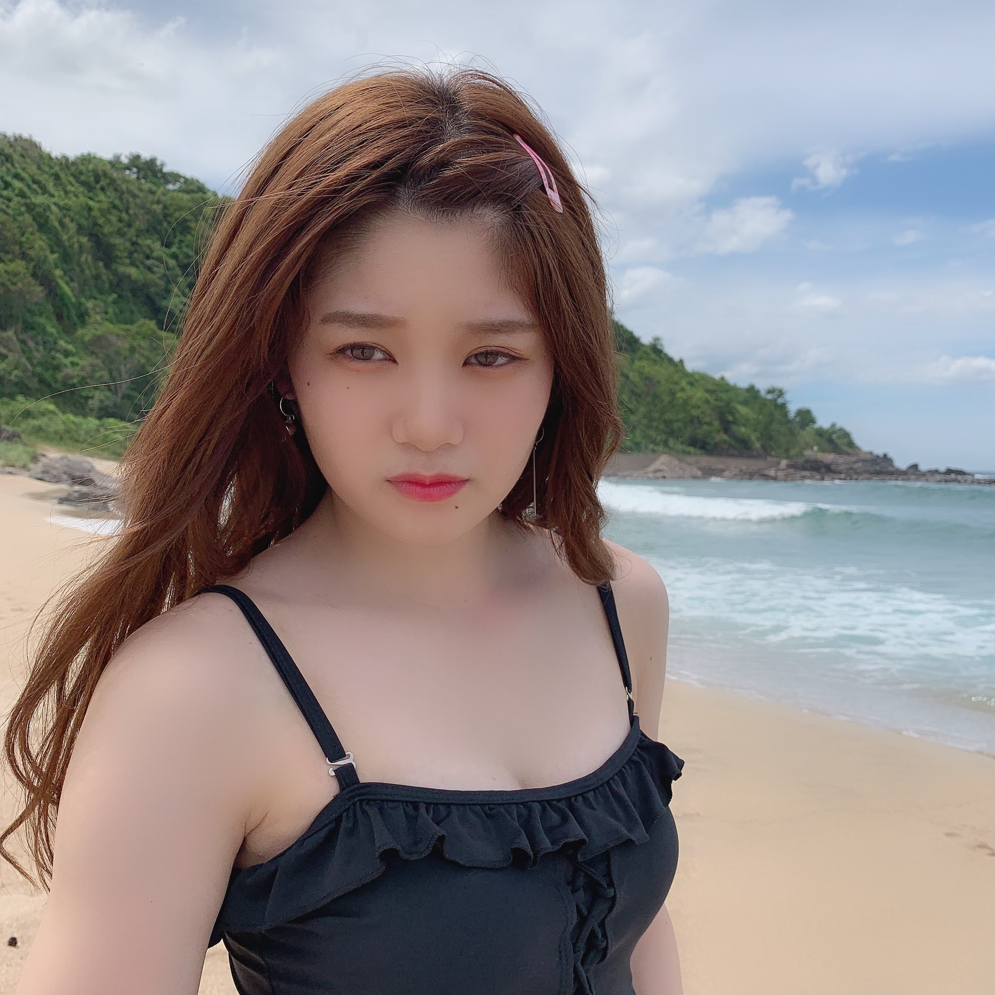 Twitter 上的 中野郁海 なかのいくみ 海行ってきたー せっかく写真をたくさん撮ったのに9割目が開いておりません でも かわいこぶった頑張ったやつもあるよー どれが好きー どれ どれー T Co Qb44ianuhq Twitter