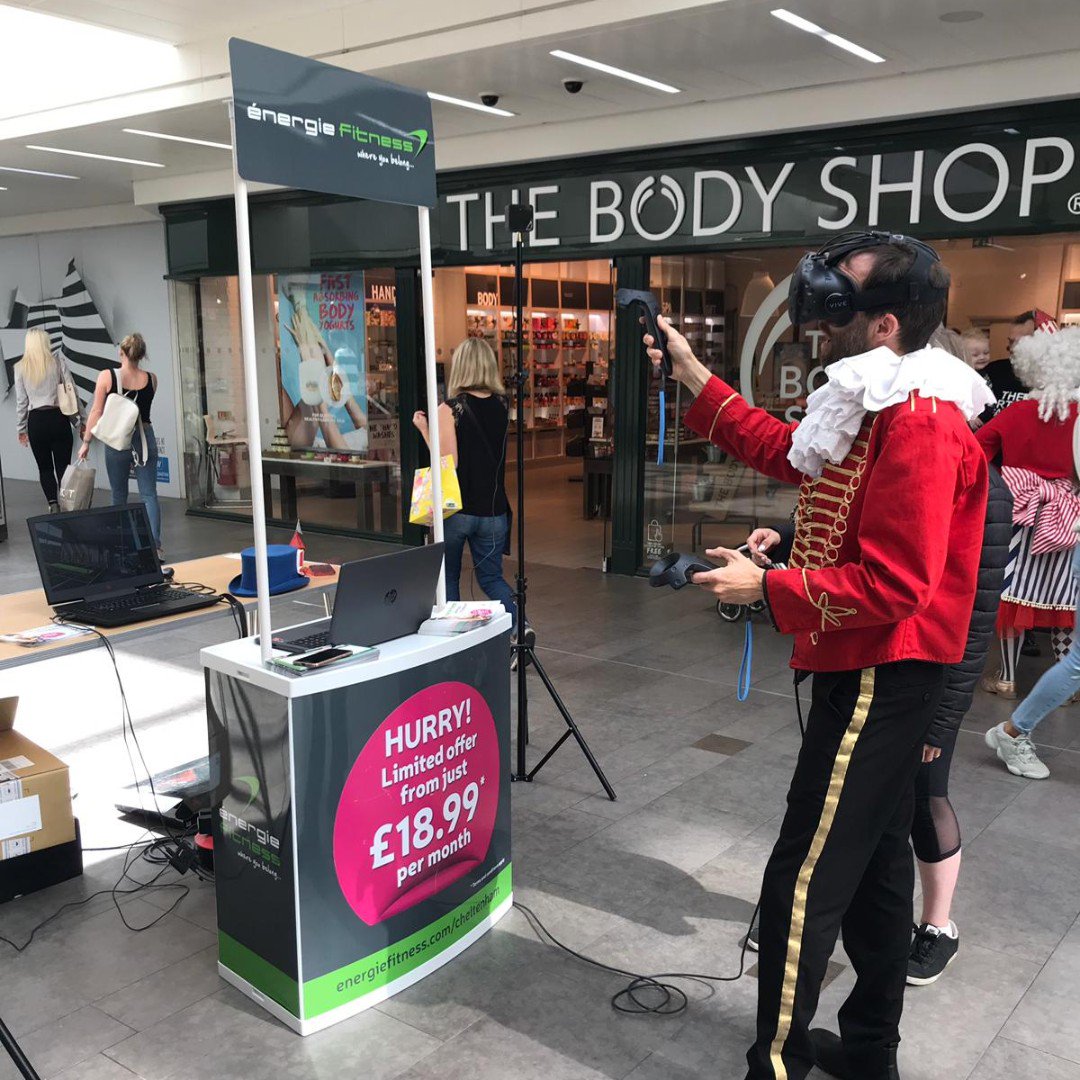 effranchiseuk's tweet photo. Members who join an énergie Fitness gym before it opens can now explore the layout and equipment through virtual reality! 🙌 Here are the team from énergie Fitness Cheltenham getting the local community excited about the grand opening #EnergieFitnessUK #VR #Franchisor https://t.co/myso8Ay72q