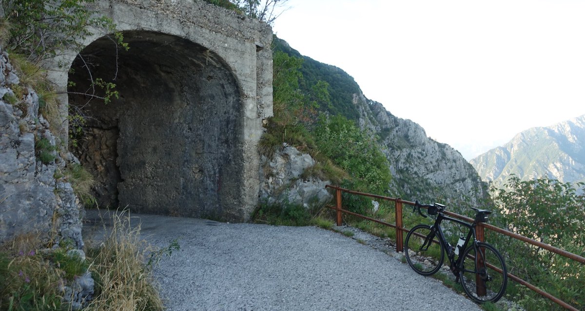 mrlsimo's tweet photo. Spookiest climb ever. Super narrow, loads of tunnels, bloody steep and totally deserted. I think this is where the Bogeyman lives #cols #bandofclimbers #MonteSanSimeone https://t.co/VEpHCEQx81