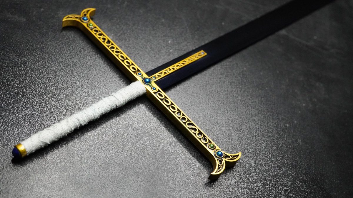 みやかー 暗闇東京写真集発売中 1 12鷹の目ミホークの黒刀 3dデータ 友人 磨き 塗装 ワシ 刀身が真っ黒は楽しくなかったので角度でうっすら青味が出るようにしてみました ワンピース Onepiece