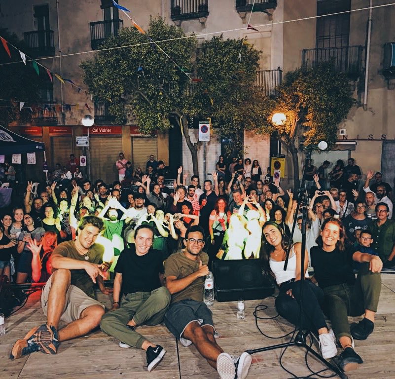 ContraCorrent_'s tweet photo. Així de contents vam acabar ahir a Capellades🔥 
Moltes gràcies a tots/es, esperem poder tornar molt aviat🤟🏼 https://t.co/hkvuoJicHe