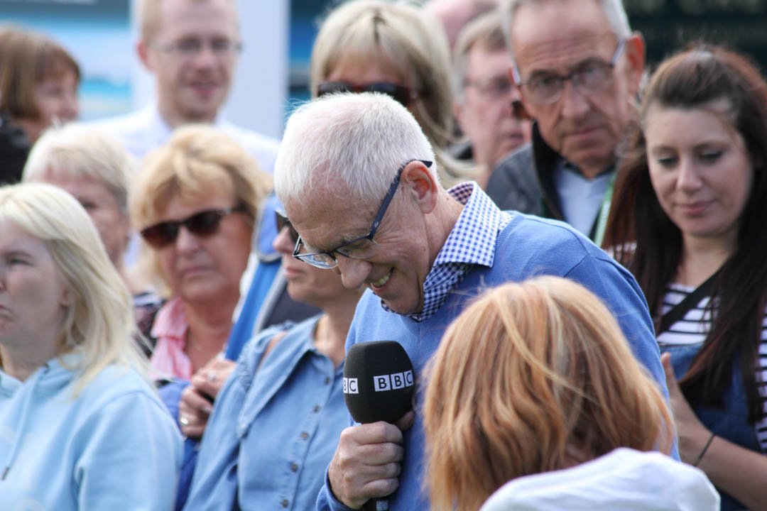 SimonWardPhoto's tweet photo. At @Countryfilelive  you can even have a go at presenting the news and weather like @harrylooknorth &amp; @KeeleyDonovan  at the @bbclooknorth @bbcyorkshire tent📸
#BBCCountryFileLive #CastleHoward https://t.co/8qywKnXnZD