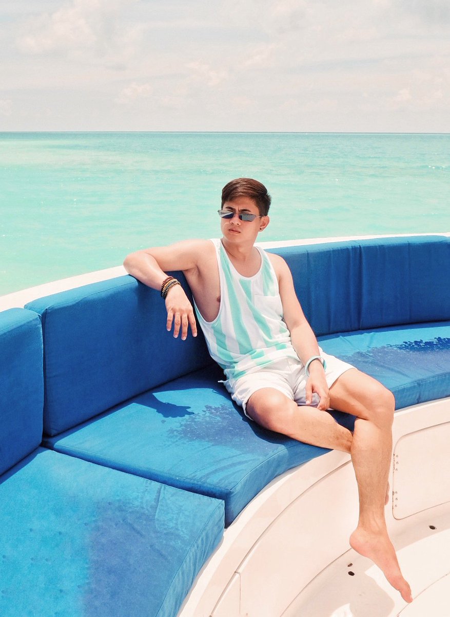 dijeyjaro's tweet photo. Iโm sorry mom, my nip slipped. ๐คญ Lovinโ this tank top from @penshoppe .. Almost blendinโ with the view behind me. #ootd #instapogi #whereintheworldisDJ #travel #travelgram #igdaily #beach #paradise #island #life #villa #wanderlust #menstyle #style #mensfashion #fashion https://t.co/NdcP4nnrpa