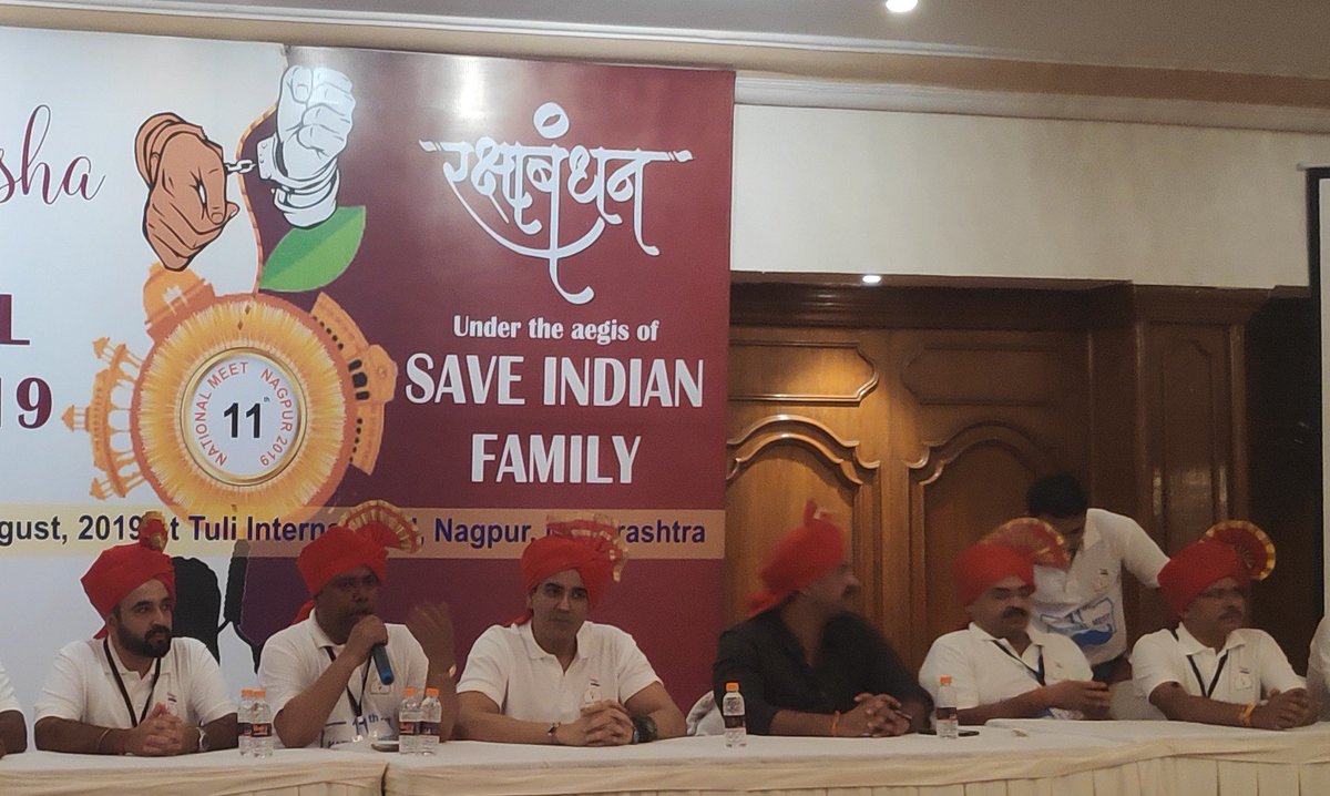 @swarup1972 addressing media along with <a href="/cskkanu/">Chetan</a> <a href="/TheAmitLakhani/">Amit Lakhani</a> Anupam Dubey in presence of Chief Guests <a href="/IAmKaranOberoi/">Karan B Oberoi</a> <a href="/ActorVipul/">Vipul Deshpande</a> at #MensRightsMeet2019