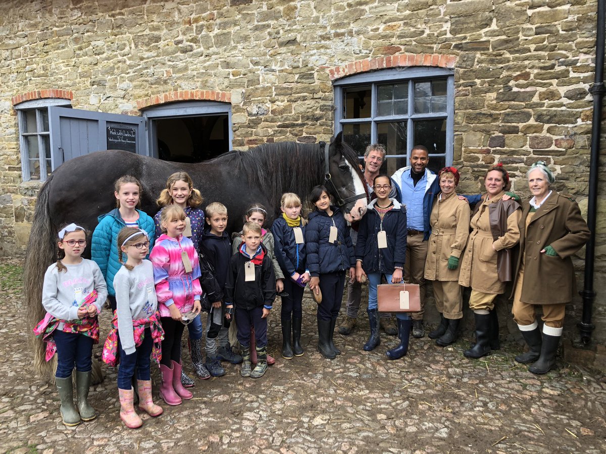 SeanFletcherTV's tweet photo. Modern day evacuees filming for the @BBCCountryfile evacuees special, to mark the 80th anniversary of Operation Pied Piper. @actonscottmuse @BBCOne https://t.co/JrSHMPW7h6