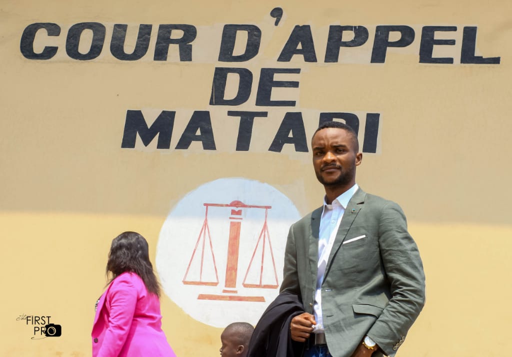 beya_vince's tweet image. Serment renouvelé
Le désormais Me Vince Tshisabi Beya, avocat inscrit au tableau de l'ordre des avocats du Barreau près la Cour d'appel de la RDC, au Kongo-central (Matadi) 
#cursushonorum
#admaioranatussum
#glorytotheGod
#barreaudeKongocentral
#presidenceRDC