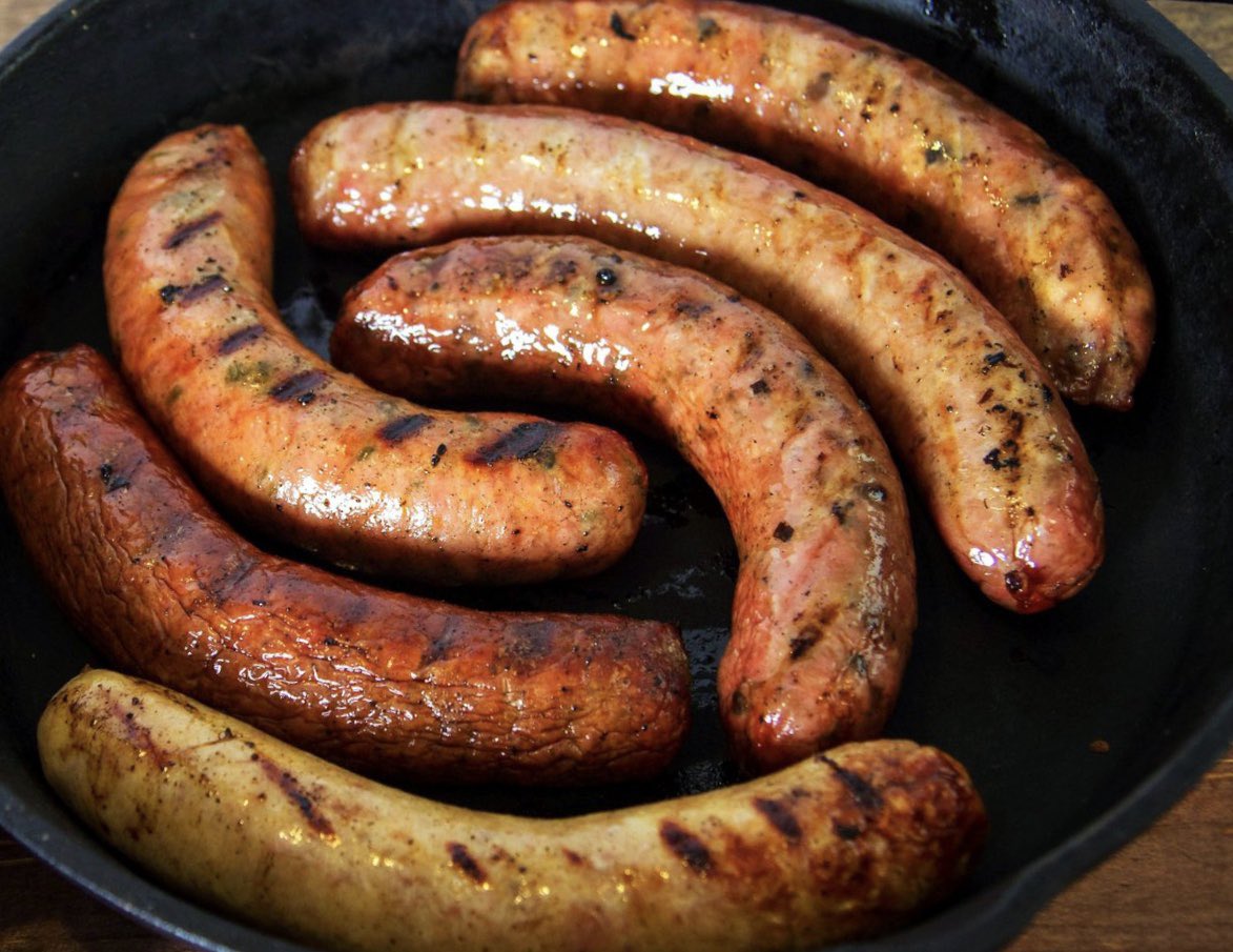 wjwheeler54's tweet photo. TGIF. Good morning. What’s on your menu for the weekend? 🤔 Today is National Bratwurst Day, National Rum Day (favorite?), and True Love Forever Day. Have a fantastic day as you wrap up your work week. Smile and get a smile back. Well, most of the time. We are Blessed. 🇺🇸 https://t.co/Dt3RSIDjOk