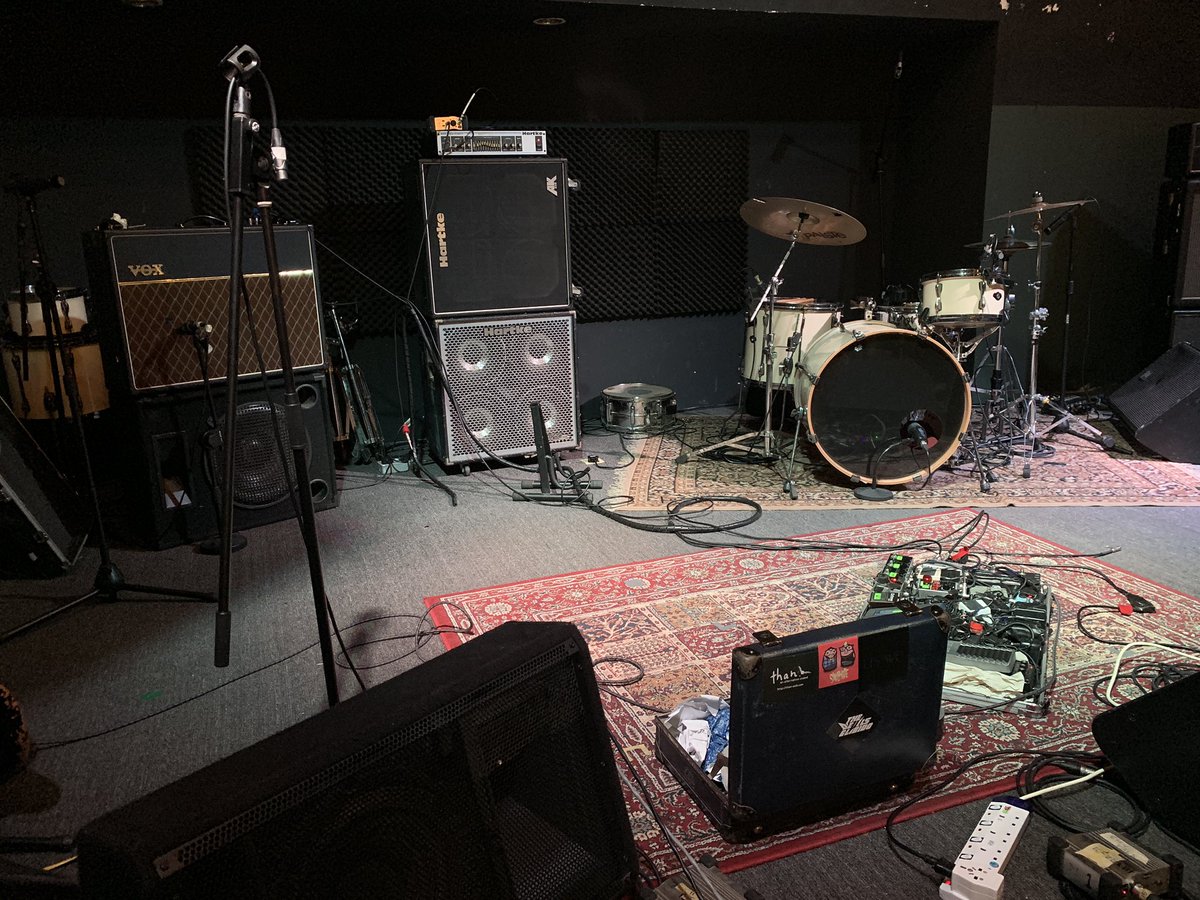 TDAL_band's tweet photo. Tonight show!!!
#KualaLumpur
#livefact
#malaysia https://t.co/mGHrXQQhvb