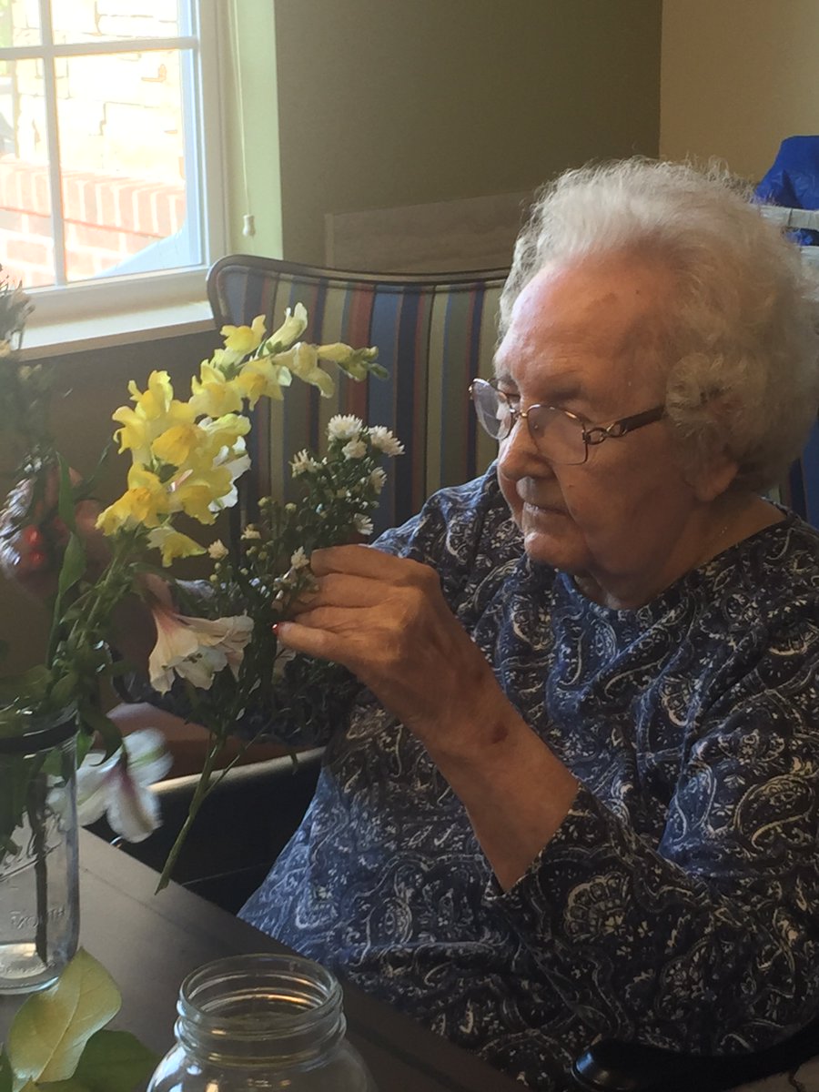 OrchardGroveHC's tweet photo. Arranging summer flowers for the campus! @TrilogyLiving #SimpleSummerPleasures #BeingCreative https://t.co/DBUkmfefRz