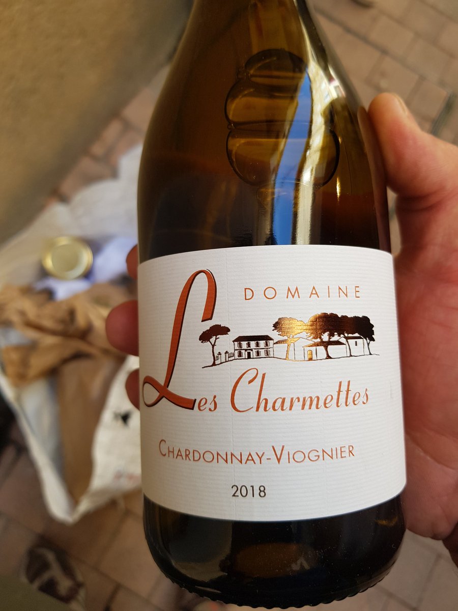 benoit51390's tweet photo. Et, un petit #caviste sur le marché qui vend le vin d'un collègue de BTS! https://t.co/p1nyoYTTIM