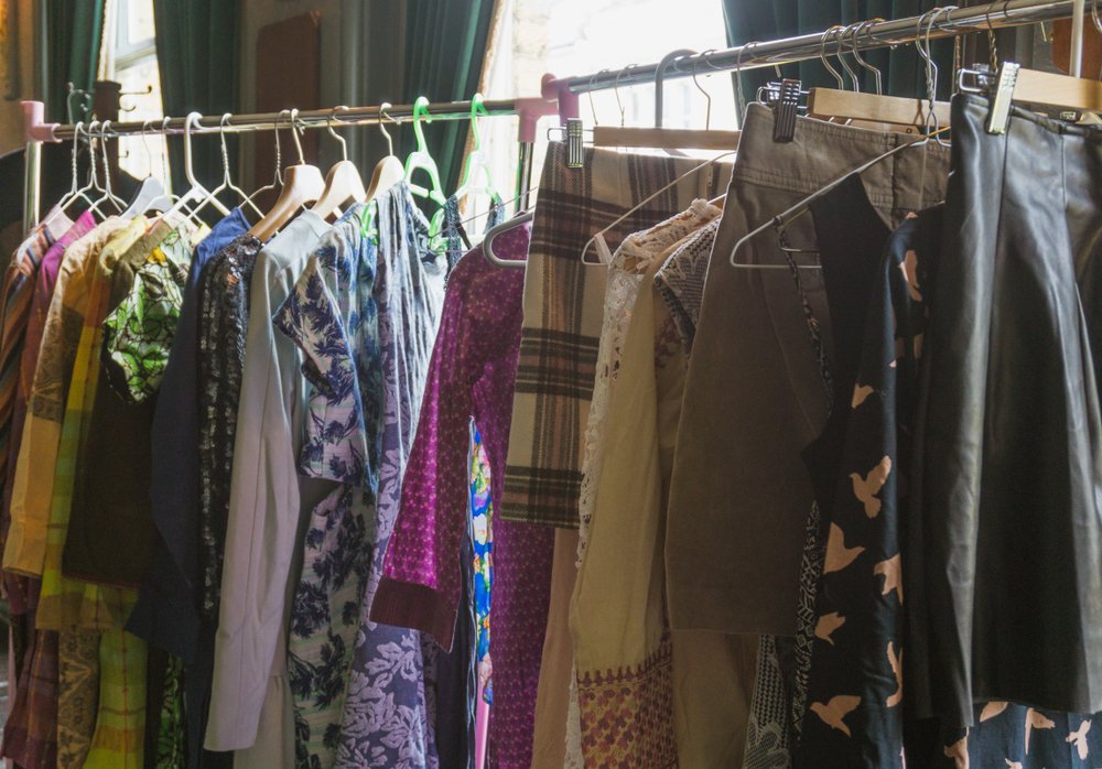 CanSwitzerland's tweet photo. #TGIF - Think #Green, it's Friday! ♻️

Did you know that it takes 2700 liters of 💦 to make one 👕? That's what one person drinks in 2.5 years! 😱

Some employees participate in clothing swaps to reduce the environmental impact of new 👖👗👔.

#SwapDontShop https://t.co/Sk9JqFTCNk