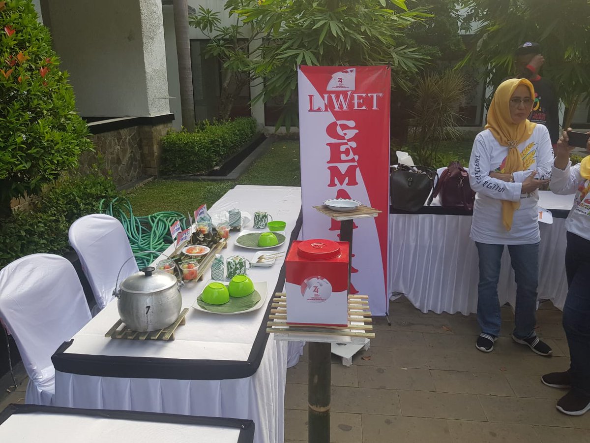 riska_bisa's tweet photo. Lomba Ngaliwet terbuka untuk umum, kuuuuuy merapat guys!!!

#HUTPurwakarta https://t.co/pwqc0rGRm0