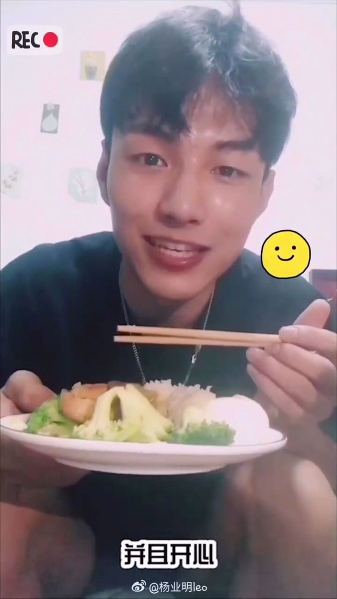 kuu_0723's tweet photo. ⠀⠀⠀
🌟明明白白的oneday🌟 #vlog1#
(https://t.co/g5HyUCmmFE)
시작부터 사랑스럽구💕
편집한거 진짜 너무 귀엽구 깜찍해😆

결론) 오늘도 양예밍의 모든 것이 귀엽다♡
진짜.. 양예밍 귀여워서 미쳐버릴 것 같아ㅠ
#양예밍 #杨业明 #양예밍vlog https://t.co/dnLaSUA9P4