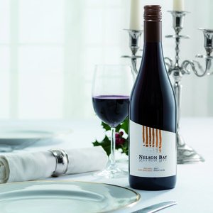 To celebrate #PinotNoirDay on Sunday, our #WineForTheWeekend is the Nelson Bay. Get in touch to add this to your stock list so your customers can celebrate this wonderful day too! 

And for #NationalTellAJokeDay  “What’s a pirate’s favourite  wine?” “Pinot No-arrrrrr.” 🏴‍☠️🤣