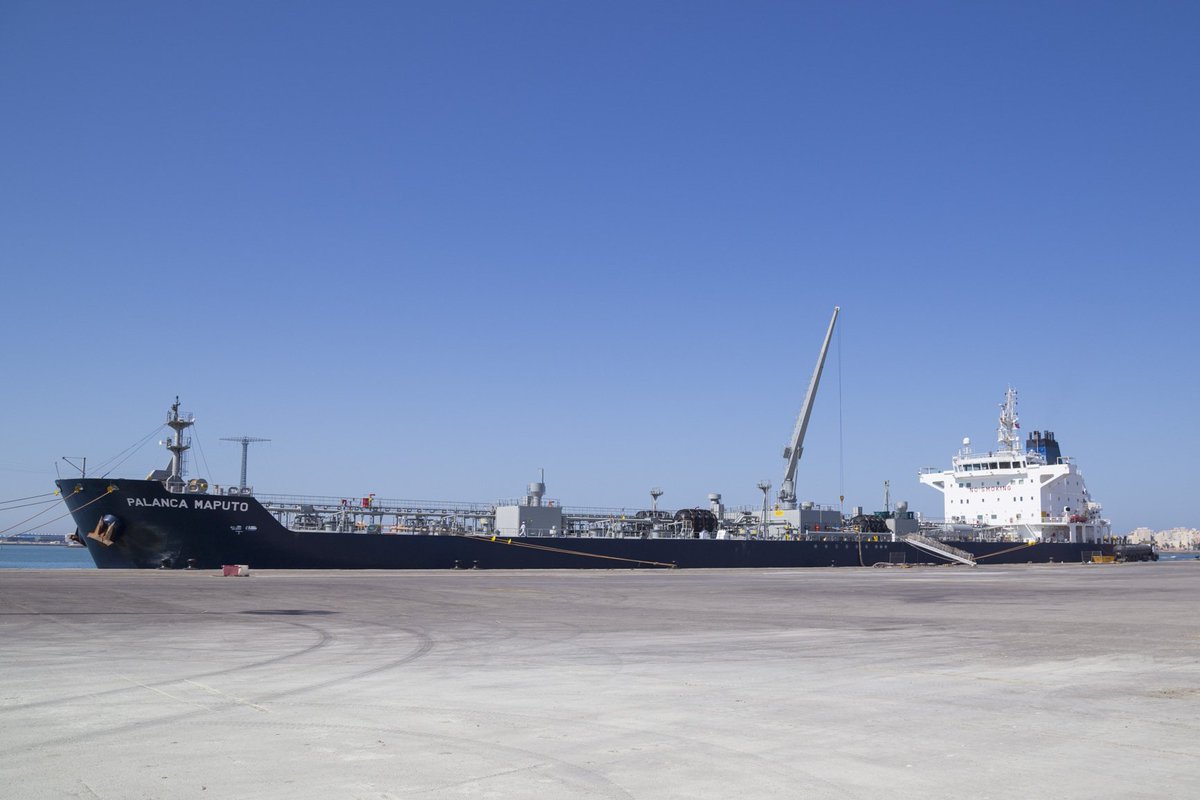 puertodecadiz's tweet photo. Cuatro buques mercantes operan en La Cabezuela- Puerto Real, dos de graneles sólidos y dos de graneles líquidos. #bulkcarriers #mercantes #cuques #puertos https://t.co/WQg4CS8B9t