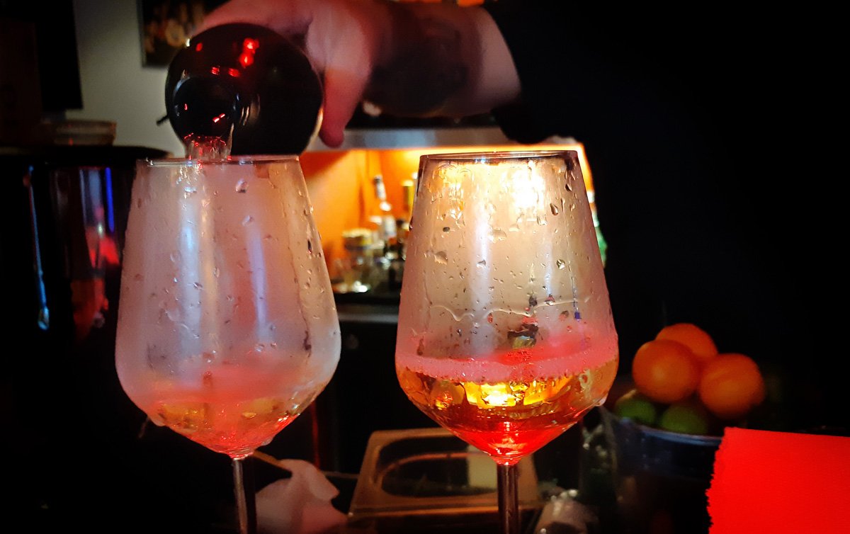 MeiWines's tweet photo. Summer no stop happy hour! #macariocafe #torino #happyhour #aperitivo #apericena #vinobianco #meiwine #winelovers #winetasting #quadrilatero #falanghina #malvasia #vinoitaliano al Macario Cafè Torino https://t.co/lz37wnk6yJ https://t.co/YTRUMoPkVc