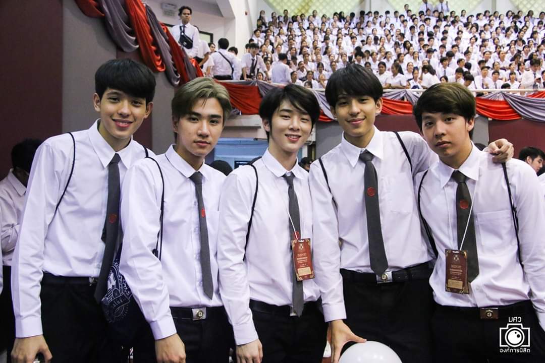 Marksvpfanclub's tweet photo. สวรรค์ หรือ สรรสร้าง😍
📷 ขอบคุณภาพถ่ายนะครับ 🙏
#วิทยาลัยนวัตกรรมสื่อสารสังคม
#มหาวิทยาลัยศรีนครินทรวิโรฒ
#ทีมมศว
#swu70 #swucuteboy
#ชาวCupid🏹🖤 #มาร์คยืนหนึ่ง
#รักสุด
#พี่ปีติ์ #ศิวปีติ์ #มาร์ค
#FOOLSTEP
#มาร์คfoolstep https://t.co/UtZAsAGwYc