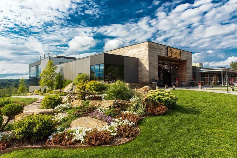 tree_brew's tweet photo. Friyay, August 16
Open: 12-8
Food: Red’s Street Kitchen
Super Sap
C74
Haze
Green
Julius
Old Man
Super Treat
Bbbright Galaxy
Summer
Bear
Bright Centennial
Please reply with updates
#thbclineupdates #treehousebrewco #beer #ipa #stout #beergeek #beer #craftbeer #beerline https://t.co/1gEechMiTG