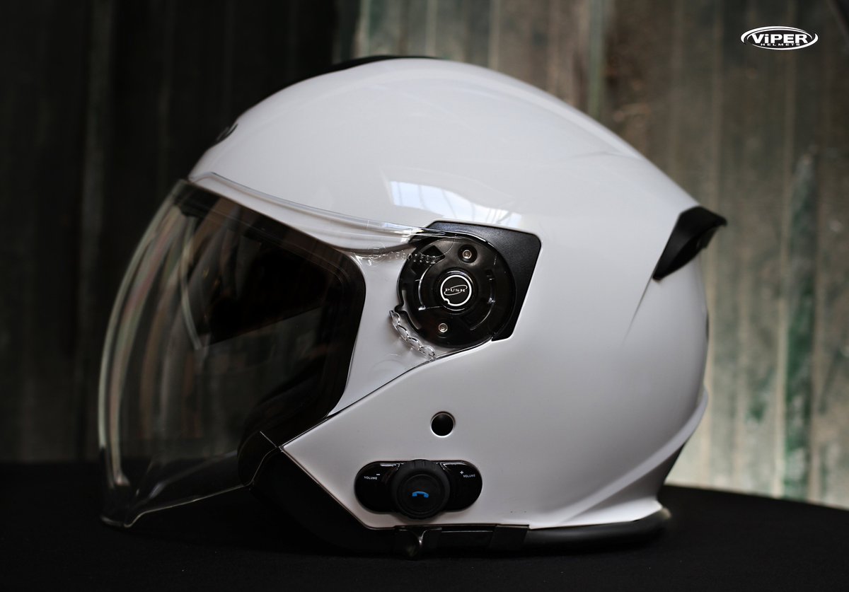 vprmoto's tweet photo. Latest edition to 2 the Viper Helmet Bluetooth range . The RS-V10 Matt Black / Shiny White @mickdawson77 @MSMotorcycles @helmetcityuk @BikeandRider @StourbridgeMC #viperhelmets #vprmoto #bluetoothhelmets https://t.co/g9SRh6sqUF
