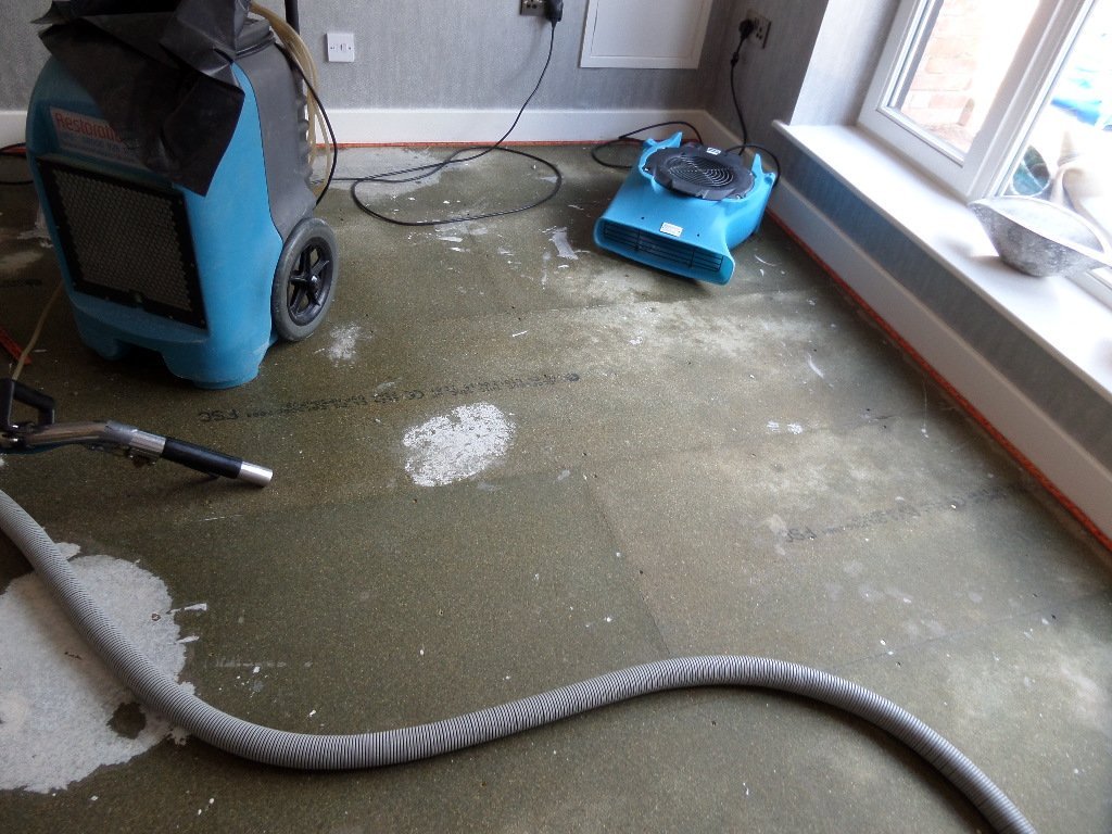 Restorationsuk's tweet photo. #Restorationsuk were called out for an #emergencyflood recently. We extracted the water and installed #drying equipment! #dehumidifierhire #waterextraction https://t.co/MX370K5Obv