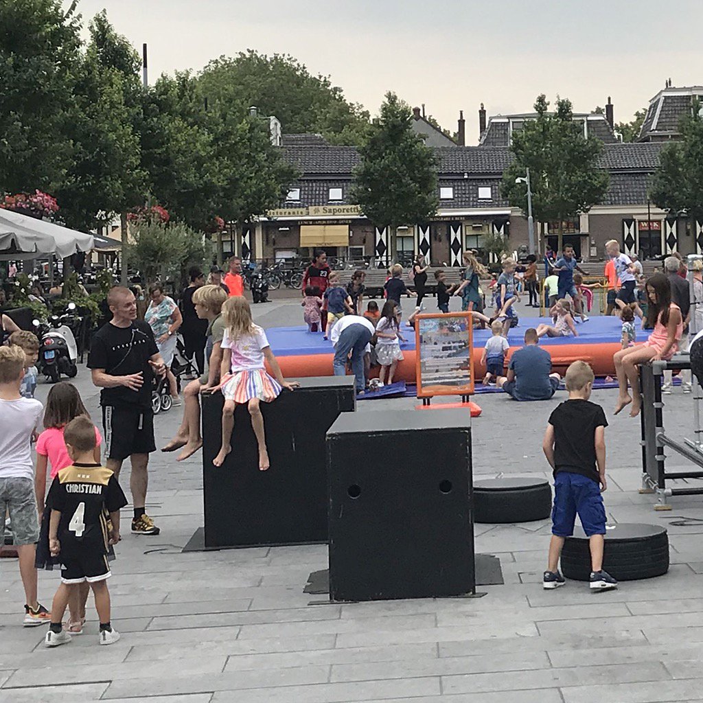 Vanmiddag, van 13:30 uur tot 16:00 uur, staat Spurd Sport weer op de Koemarkt met SpurdFun voor kinderen tussen de 4 tot 16 jaar ⛹️‍♀️🏃‍♂️🏃‍♀️ Kinderen spelen, ouders gezellig op het terras! 

Kom jij ook lekker sporten en spelen?