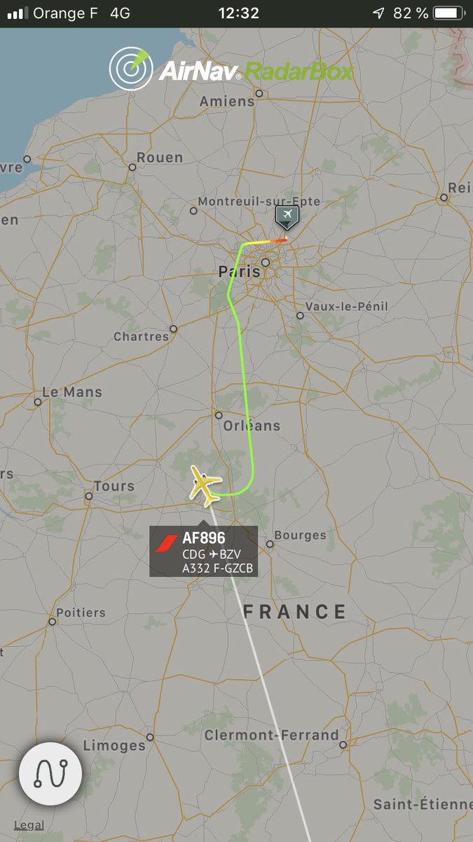 airlivenet's tweet photo. LIVE @airfrance #AF896 to Brazzaville is declaring an emergency and returning to Paris CDG https://t.co/9NGSZ0uv4x https://t.co/WFxzaNaoET