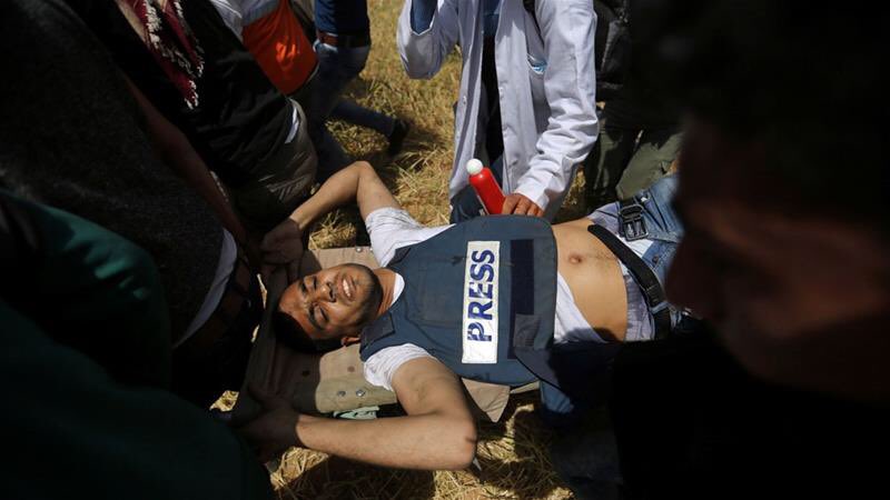 blysx's tweet photo. @RepRoKhanna @RepRashida @Ilhan AIPAC is Bibi Mileikowsky/Adelson’s political financial front group for Apartheid Israel...
First you get Bernie to do an AIPAC affiliate video, then you cosponsor an AIPAC law, now you label a racist junta a Democracy & pretend support your sisters in Congress? 🤔#FireRo https://t.co/NiO3cj758N