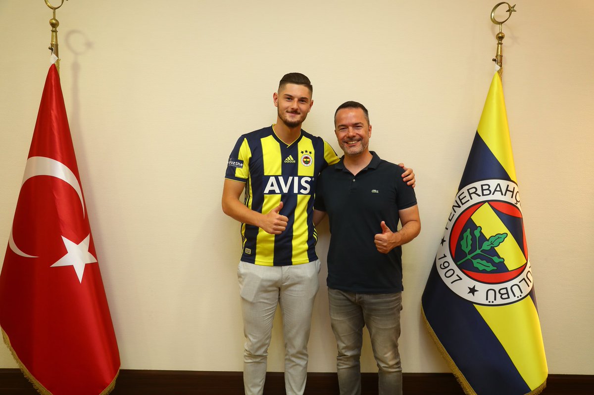 Oyuncumuz Okan Turp’un gurur günü 💛💙 <a href="/OkanTurp/">Oᴋᴀɴ Tᴜʀᴘ</a> <a href="/Fenerbahce/">Fenerbahçe SK</a> 
#OkanTurp #Fenerbahçe #ProfesyonelKontrat #ProfundoSports