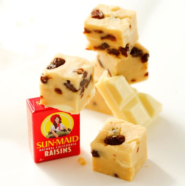 SunMaidUK's tweet photo. If you're looking for a one-of-a-kind fudge recipe, look no further than this mouth-watering white chocolate and raisin fudge! Find the recipe here:
https://t.co/0IGoStHt49
#fudge #whitecholate #raisins #whitechocolateraisin #recipe https://t.co/AIUMzdS8Cs