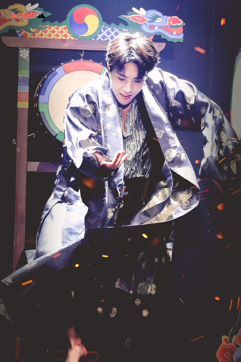 lkiwre__0pdj1l6's tweet photo. @muse_at πππππ
#BTS #μ μ΄ν #JHOPE #νΈλΉ #Hobi #νΈμ #hoseok #μ μ΄ν리λμ #λ©μΈλμ #BTSMainDancer #μ무νμ₯Β #무λμμμμ΄λΒ #InterviewswithKPOPStars #μ μ΄ν_μ¬λν΄ @BTS_twt @BigHitEnt @BTS_bighit https://t.co/tNfomFZN7r
