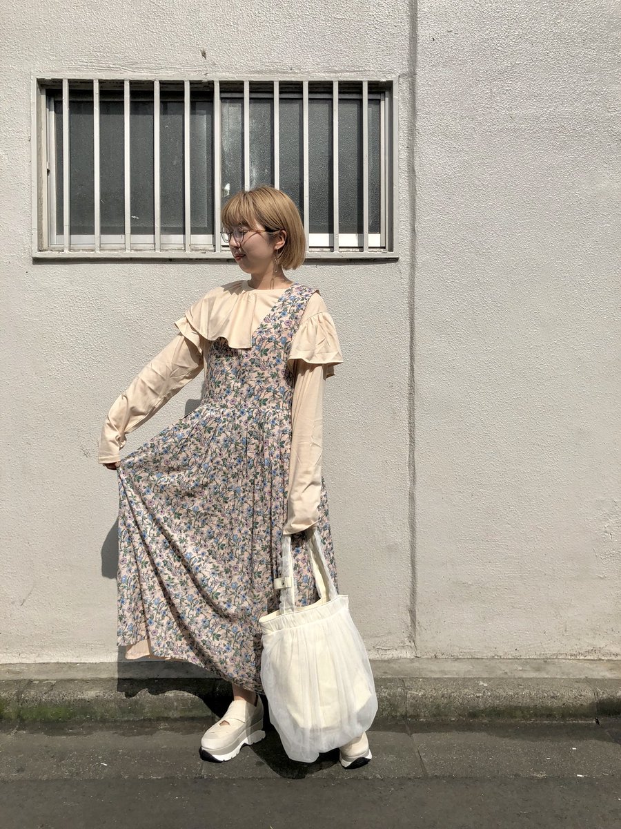 Merry Jenny新宿店 おすすめアイテム Flowerジャンパーワンピース オフホワイト ピンク ブルー 9 000 税抜 トップスを変えれば一年中大活躍な一枚です 03 3351 9028 ルミネエスト新宿 Merryjenny