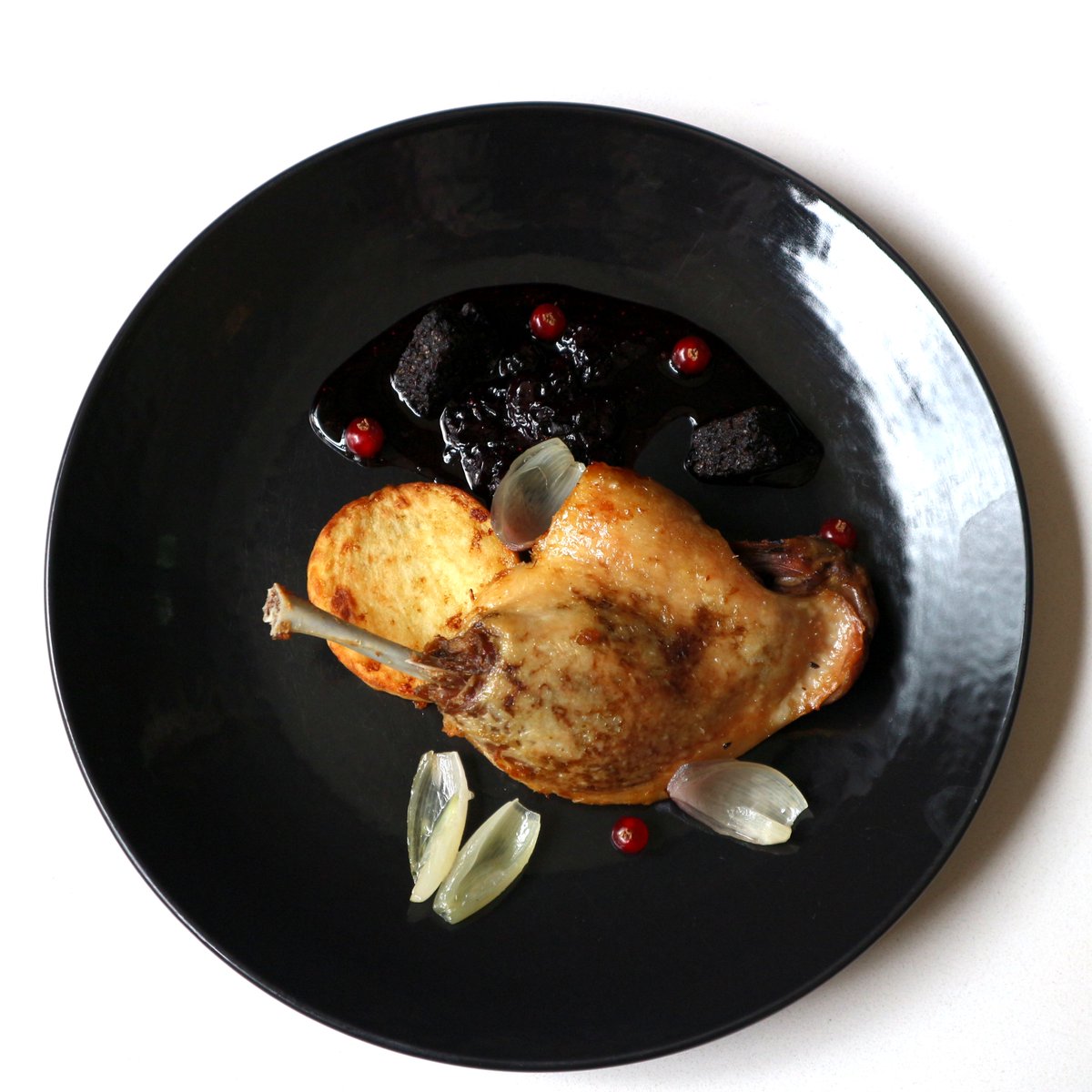 Monboddo1's tweet photo. What do you call a cat that swallows a duck?
A duck-filled-fatty-pus!
You can be one too with our confit duck! https://t.co/C9oTL2IQym