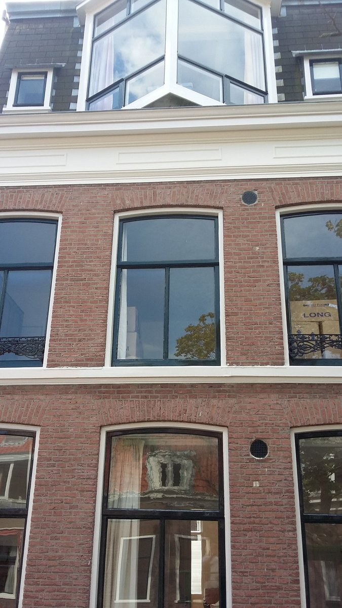ToinelAmi's tweet photo. Weer een fantastisch mooie klus opgeleverd in het centrum van #DenHaag mooi pand om te schilderen met de topproducten van @VeveoNL geleverd door @ProCoatingsNL #Katwijk #eenvoudigbeter @OHNLGarantie @Staalmeester #Toinelami #schilder #glaszetter https://t.co/4CCHuY6jJr
