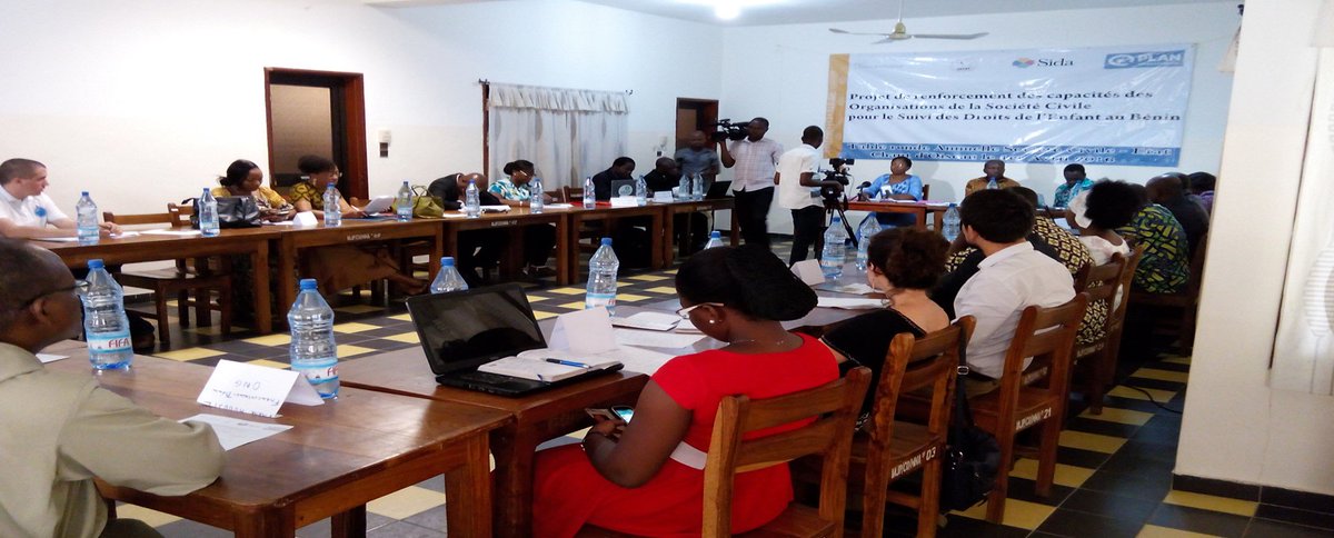 mdsc229's tweet photo. 1ère Table ronde annuelle OSC-ETAT sur : les engagements liés aux droits de l'enfant. C'était pour le compte du projet de renforcement des capacités des #OSC pour le suivi des droits de l'enfant au #Benin.
#ChildRightMonitoring 
#NosProjetsPhares
#labelqualitéosc
#Fosir #wasexo https://t.co/xwVD5YY7B0