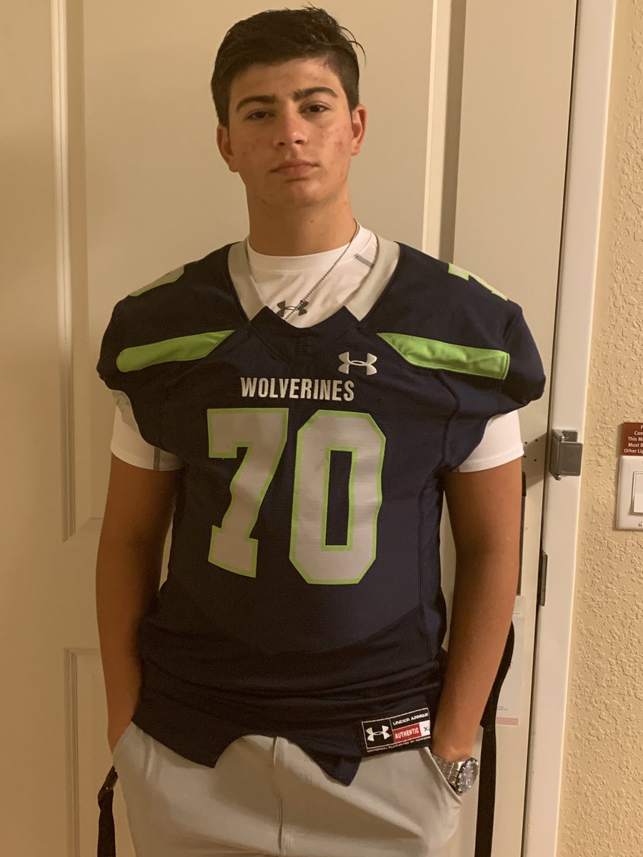 IrishRockne's tweet image. Game Day
@_WHSAthletics 
#NewState
#NewSchool
#SameNumber
@KvWargel 
#underarmour