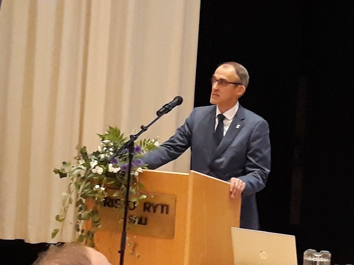 SATELYkeskus's tweet photo. Satakunta tuottaa vastuullisesti parasta ruokaa totesi maakuntajohta Asko Aro-Heinilä Satakunnan elintarvikestrategiaa lainaten Satafoodin 20-vuotisjuhlassa #satafood#huittinen#satakunta https://t.co/I9H9H6U1Gi