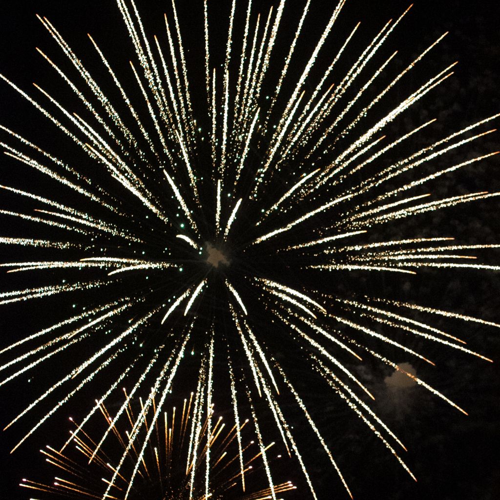 LondonderryCVC's tweet photo. Friday night festivities begin with the Londonderry vs Derry Police and Fire softball game. After, guests are invited to rock out at the concert, then enjoy the fireworks. All events to be held at the Londonderry High School. Game at 6, concert at 7:15, and fireworks at 8:45 PM. https://t.co/5DqLwb780X