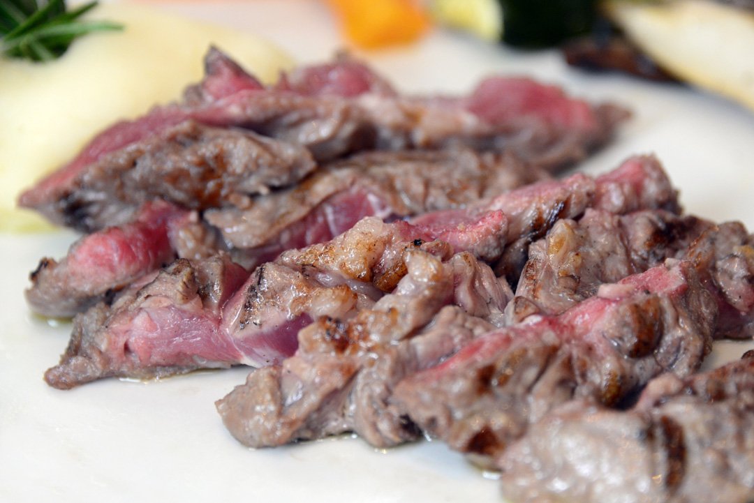 CarneCollection's tweet image. Dinner doesn't get more spectacular than this. Our spider steak is tender, flavorful and packs a meaty punch – available exclusively at #CarneonKloof.