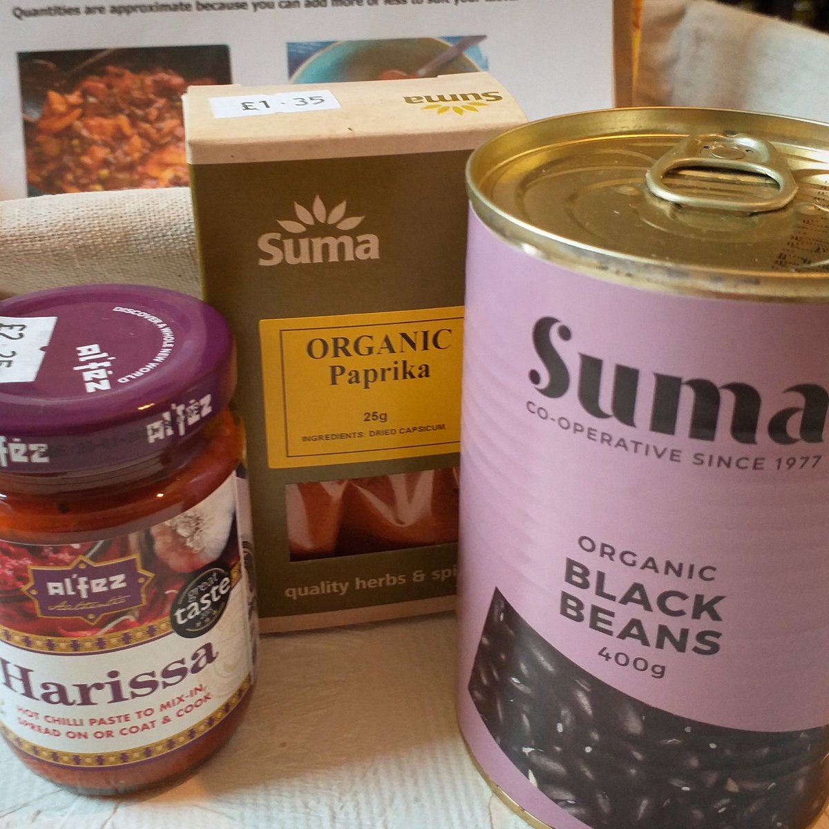 RootedWell's tweet image. The latest contents of our grab bag and a recipe for late summer stew- delicious! #plantbaseddiet #veganrecipehour #veganlife #vegandiet #digbethlife #BrumHour #littlegreencommunity #wholefoodshop #wellrootedwholefoods