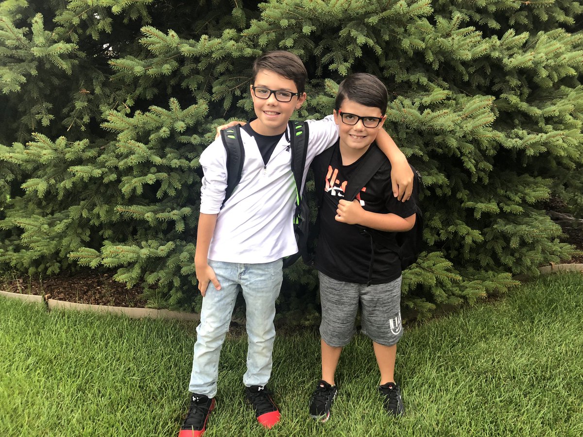 BenzelLukas's tweet photo. #sbpsfirstday @WestmoorCats https://t.co/prjX8uklfP