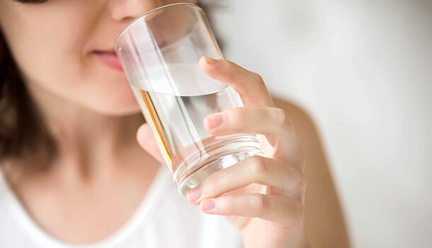 thefitglobal's tweet photo. #beautytip - Set the target of drinking 2 liters of water by the end of the day for one month continuously to witness an amazing glow in your skin.
Read More: https://t.co/rgJrMNPrqL
#glowingskin #healthyskin #skincaretips #thefitglobal https://t.co/D7GFd2RF9C