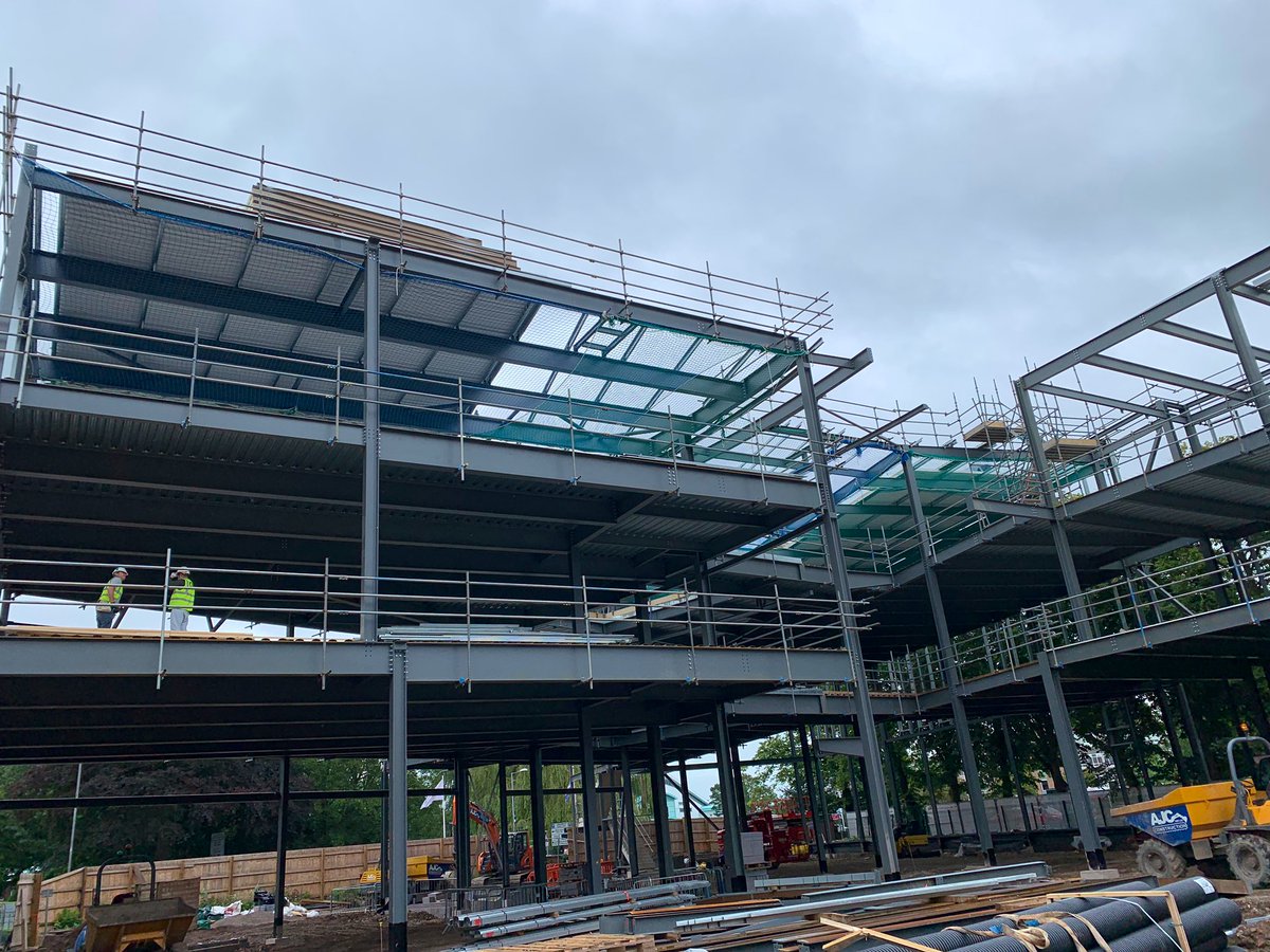 WynneConstruct's tweet photo. Latest progress on our £21m project for @colegcambria in @wrexham. Roof being installed and Phase 2 steel frame nearing completion. We’re proud to be involved in this project with our local supply chain members. #Construction #Wrexham #welshconstruction #wales https://t.co/WTsfE6VT7J
